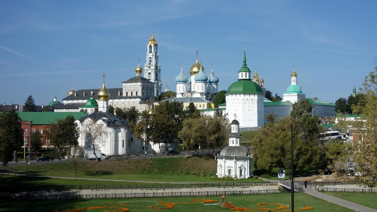 Сергиево посадский лавра расписание. Троице Сергиева Лавра вид с блинной горы. Фото Троице Сергиевой Лавры с блинной горы.