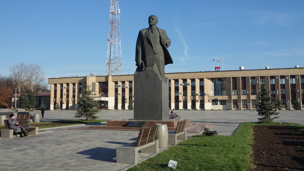 Город домодедово нагатинская. Площадь города Домодедово. Администрация городского округа Домодедово площадь 30-летия Победы. Площадь Победы Домодедово. Центральная площадь г. Домодедово.